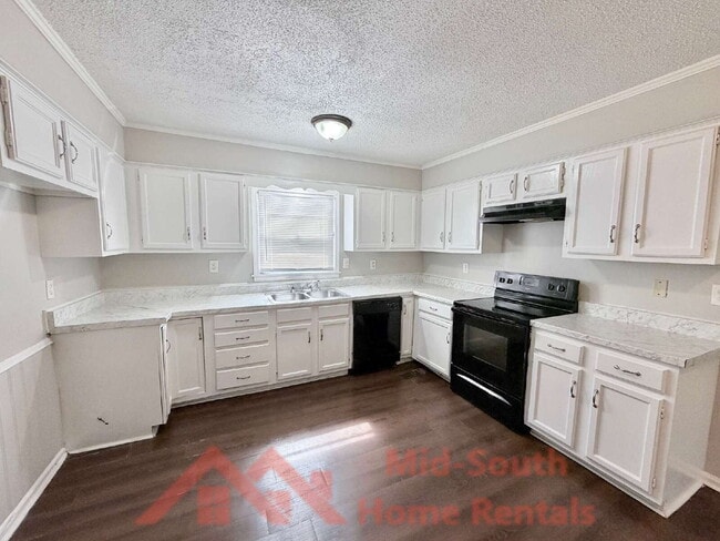 Building Photo - 3998 Victor Dr