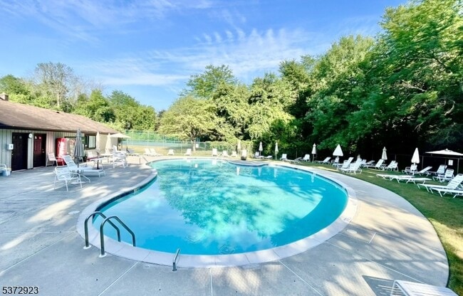 Building Photo - 38 Park St