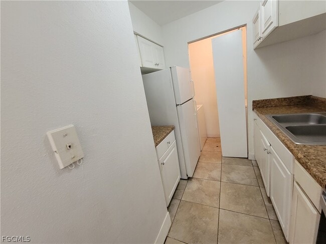 Building Photo - 2937 Winkler Ave