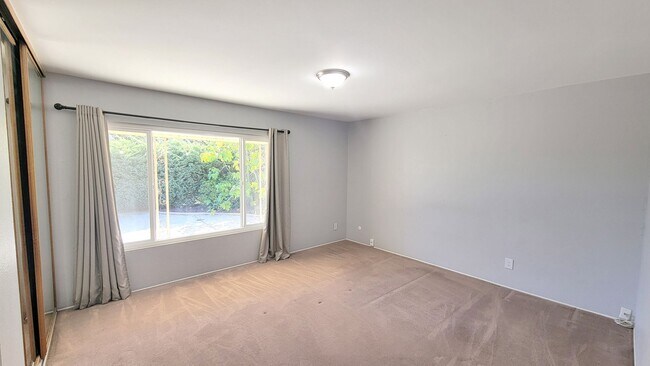 Building Photo - 4 Bed/ 2.5 bath House in Rancho Penasquitos