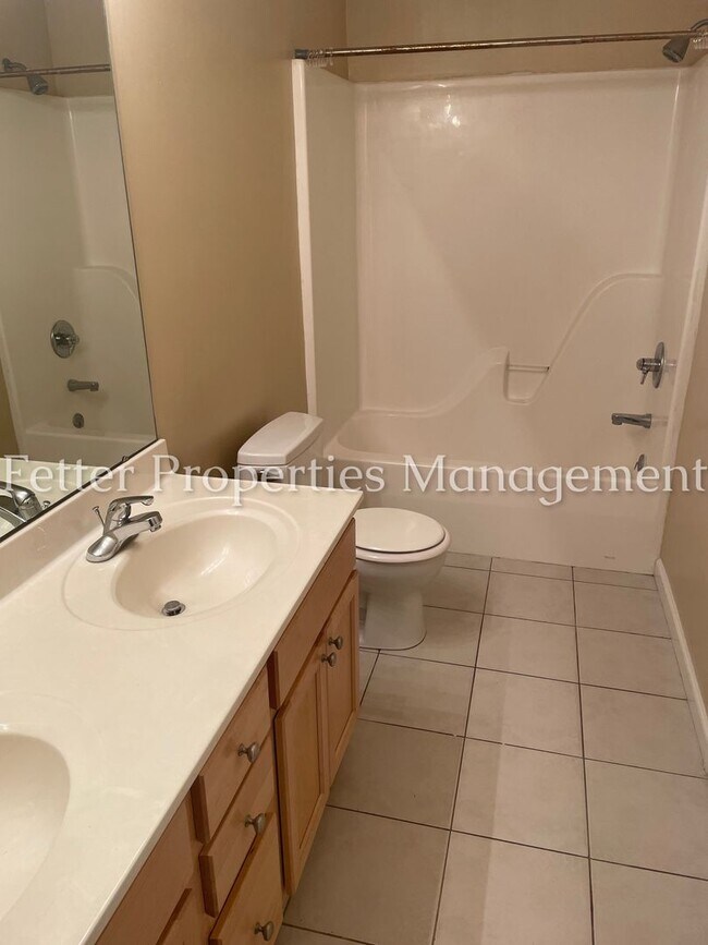 Building Photo - Beautiful 3 Bedroom Newburgh Home!