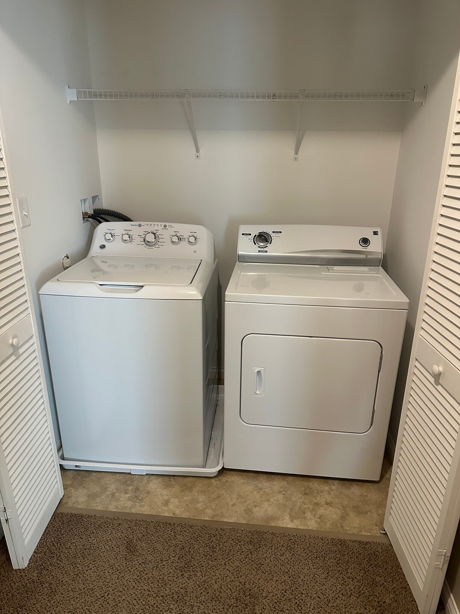 laundry - 575 N Cartwright St