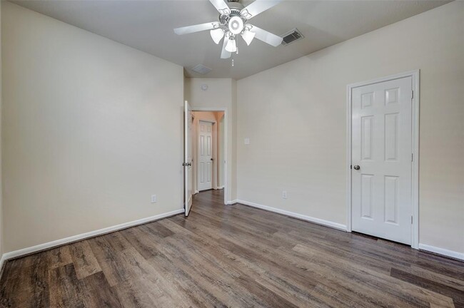 Building Photo - 7414 Compass Rose Dr