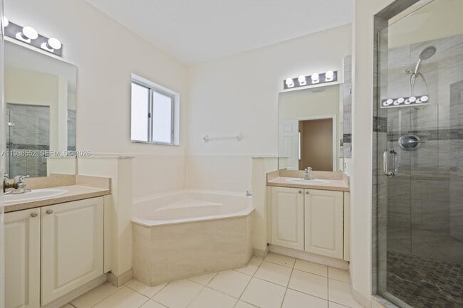 Building Photo - 1947 SE 24th Terrace