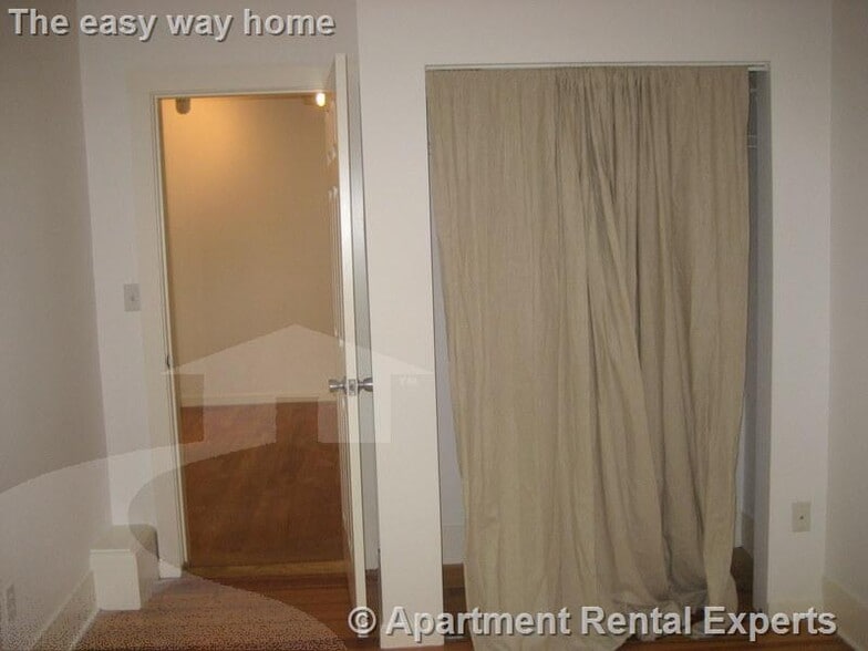 Building Photo - 339 Broadway