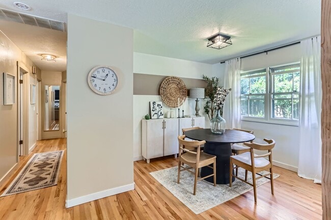 Building Photo - Cedar Hills 3 Bedroom, 2.5 Bathroom Ranch