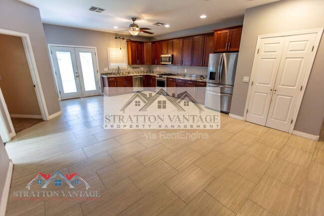 Building Photo - 2249 E Sells Dr