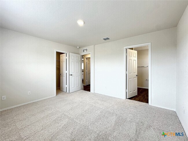 Building Photo - 549 Autumn Blaze