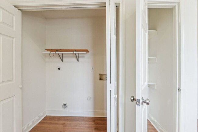 Building Photo - 401 N Tonti St
