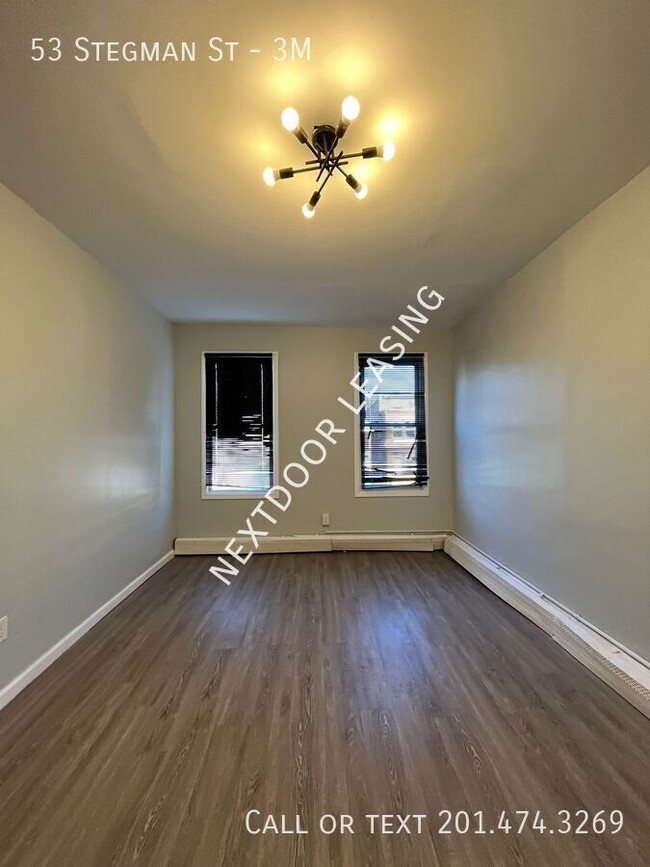 Building Photo - 53 Stegman St