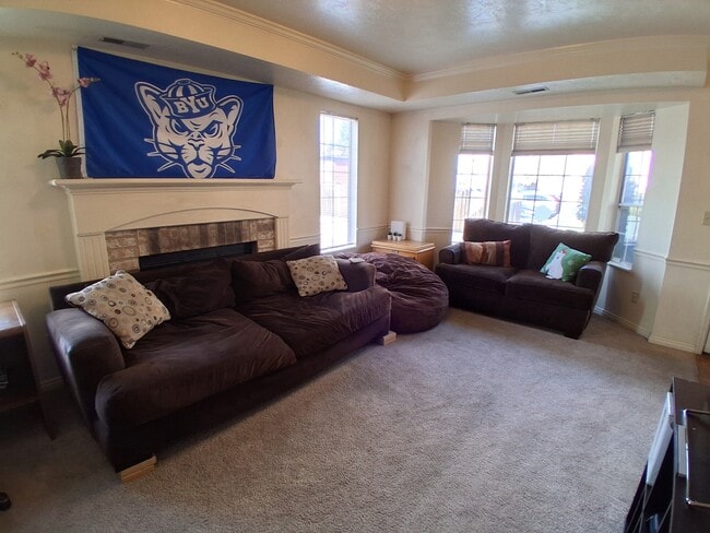 Building Photo - 565 N 300 E