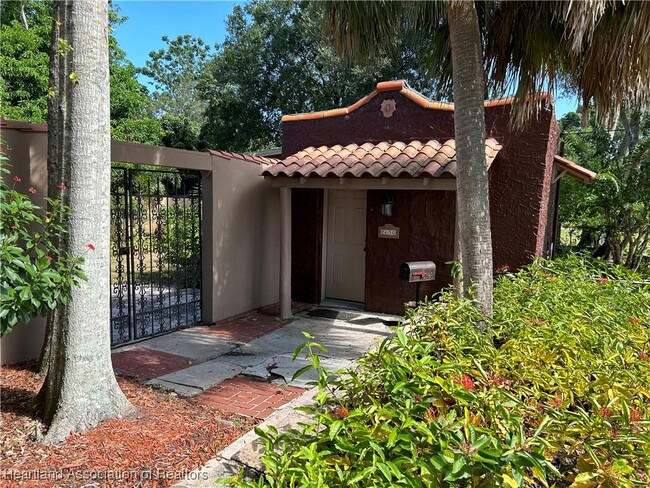 Primary Photo - 2650 Lakeview Dr