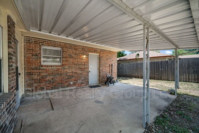 Building Photo - 133 Thomas Edison Dr