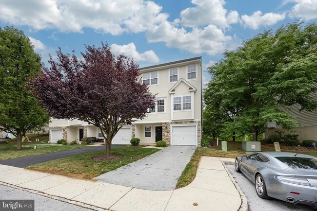 Building Photo - 2717 Fynamore Ln
