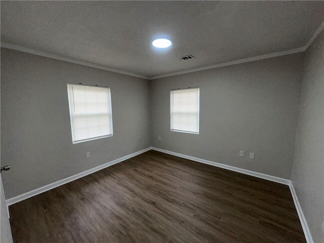 Building Photo - 207 South Ave SE