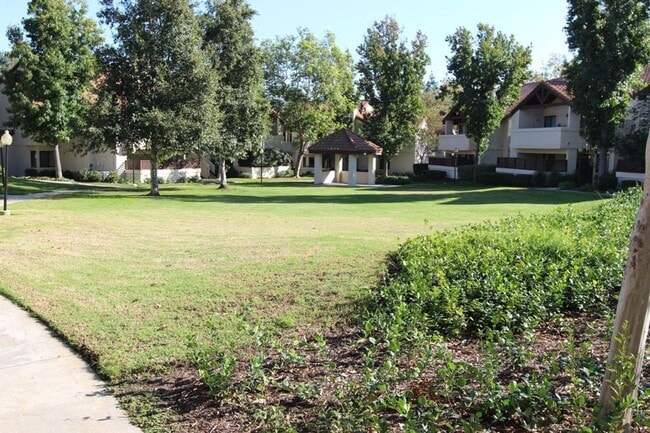Building Photo - 2/2 Upstairs Condominium in Park Vineyard Community for Lease in Rancho Cucamonga!
