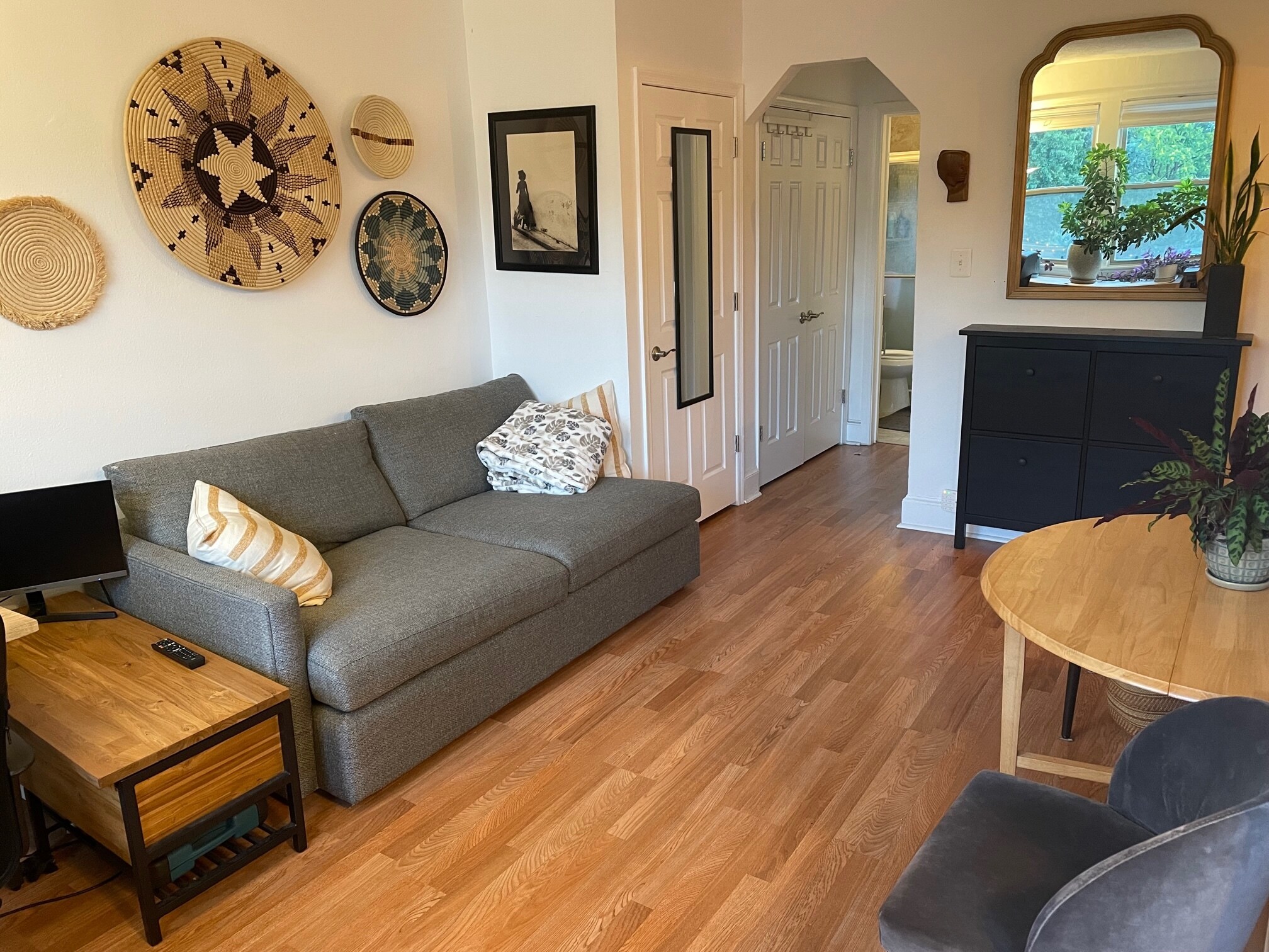 Living room (with different furniture) - 1363 K St SE