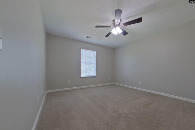 Building Photo - 390 Fox Trot Dr