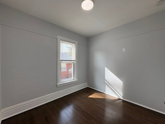 Building Photo - 307 Prairie Ave