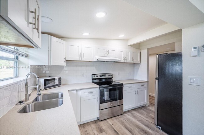 Building Photo - 4504 Oakley St