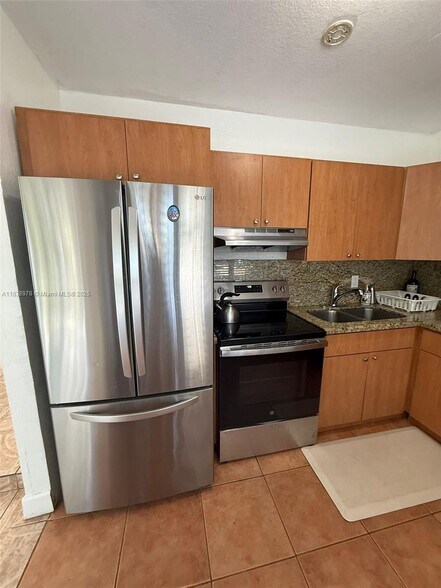 Building Photo - 53 NE 43rd St