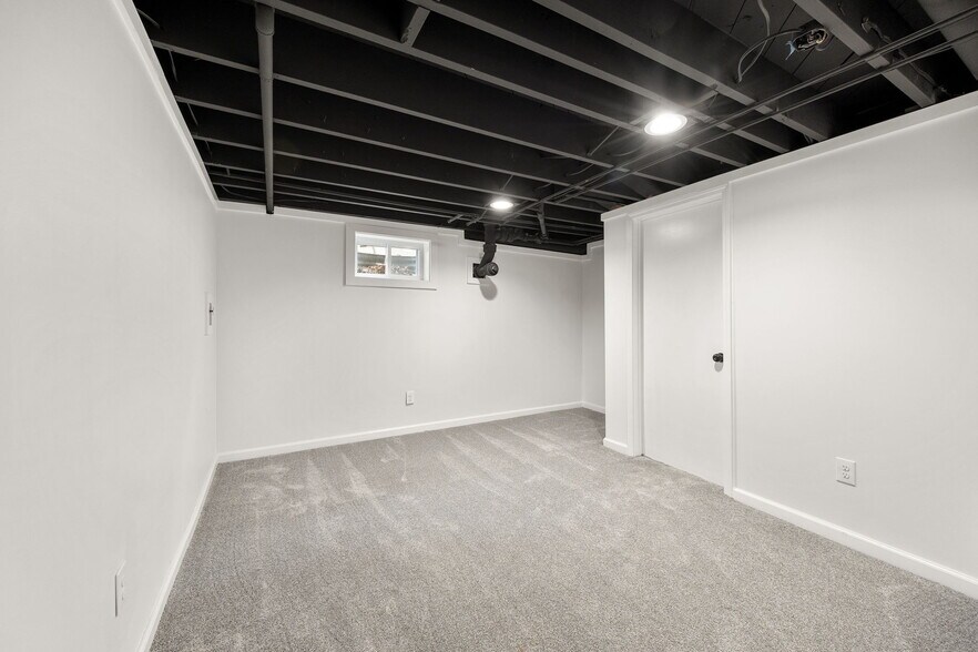 Building Photo - 709 SW 7 St