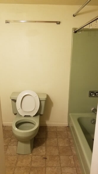 Building Photo - 2772 University Ave