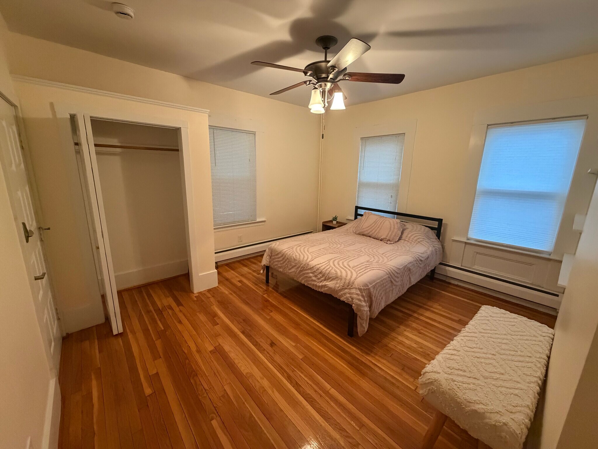 Building Photo - 67 Oak St