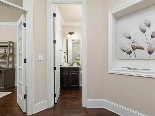 Building Photo - 7860 Highland Bluff