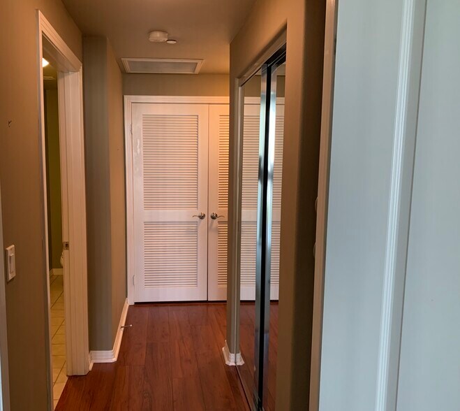 Building Photo - 8355 Station Village Ln