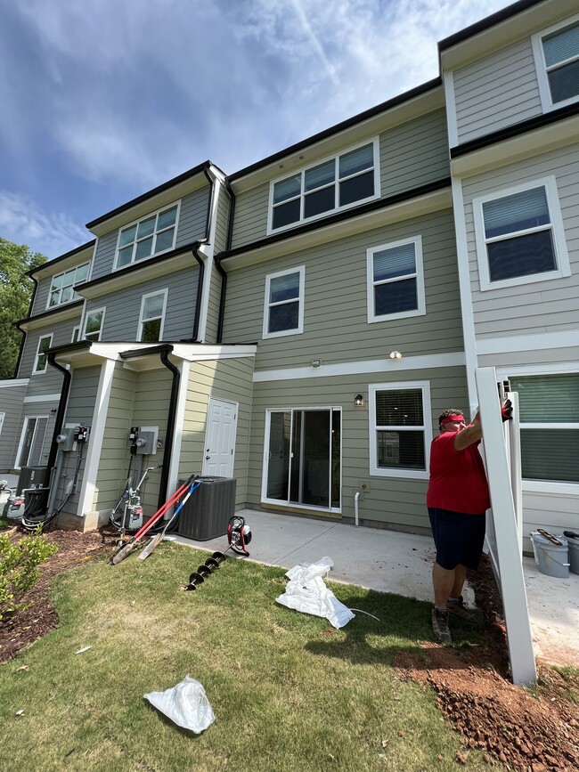 Building Photo - 337 Old Grove Ln