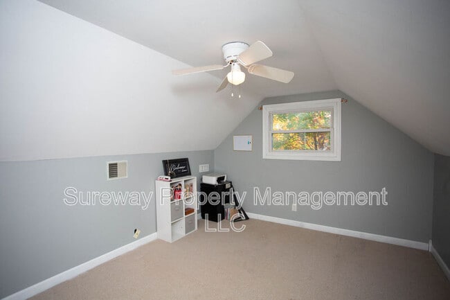 Building Photo - 403 University Blvd