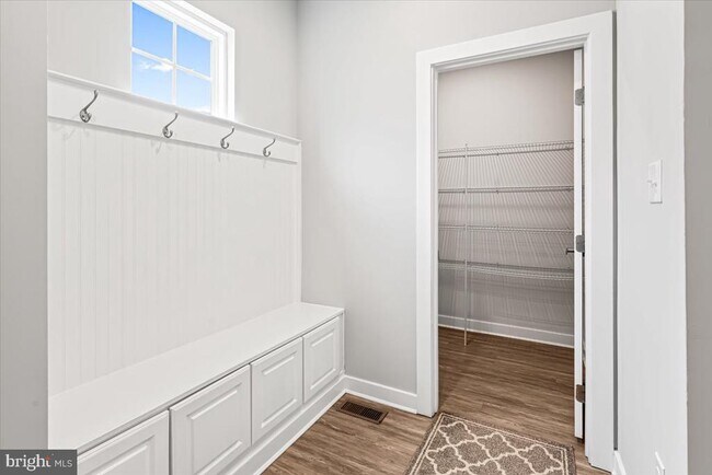 Building Photo - 712 Wallasey Dr