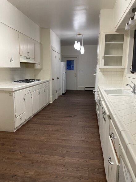 Building Photo - 264 E 4800 S