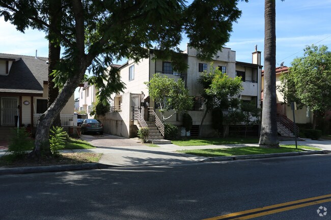 Primary Photo - 920-922 E Harvard St