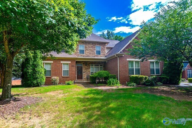 Building Photo - 305 Walden Glen Ct