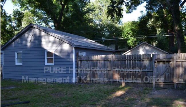 Building Photo - 1272 SW Mulvane St