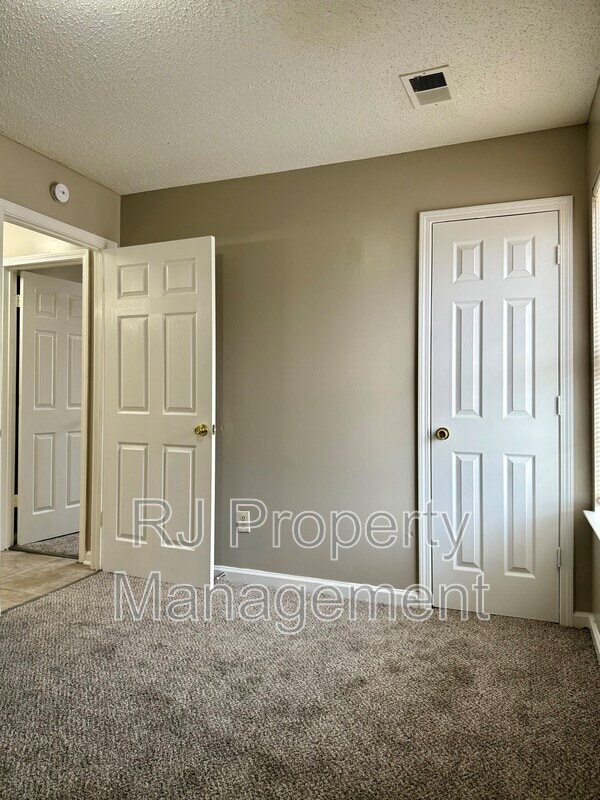 Building Photo - 4297 Kings Valley Cove E