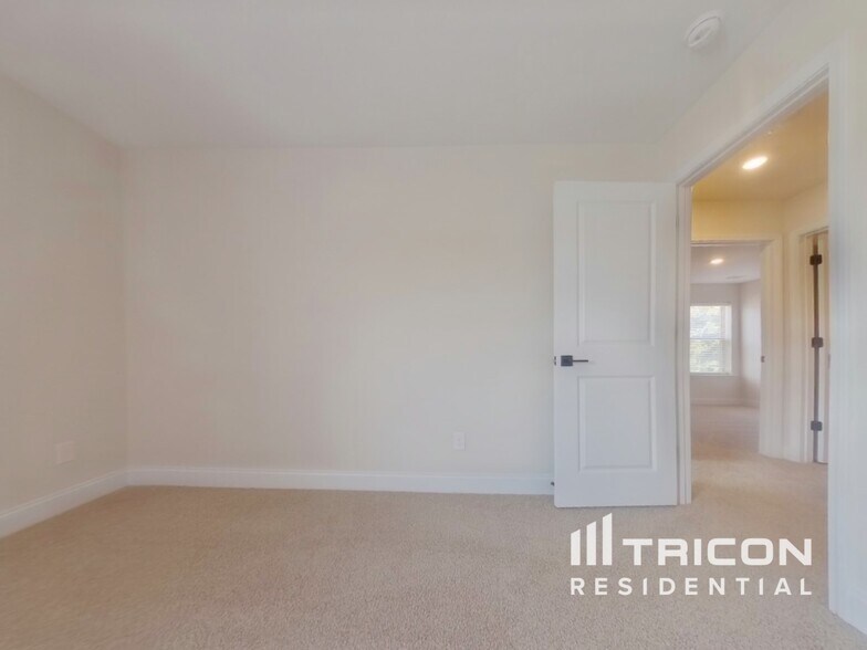 Building Photo - 488 Cantrell Dr