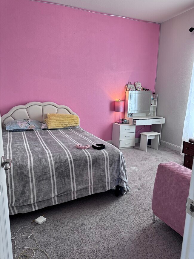 Building Photo - 513 Lambert Cv