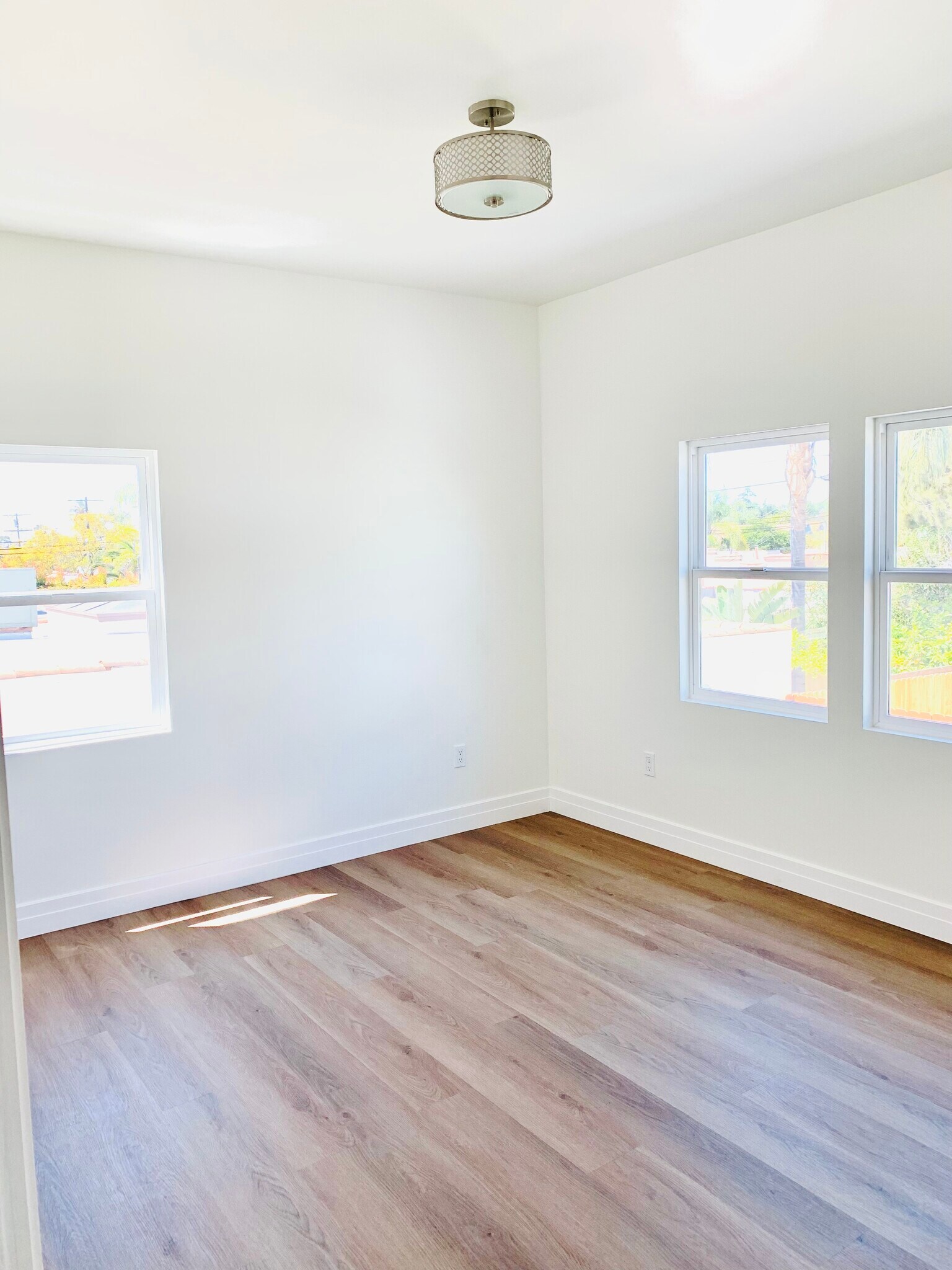Bedroom - 619 N Windsor Blvd