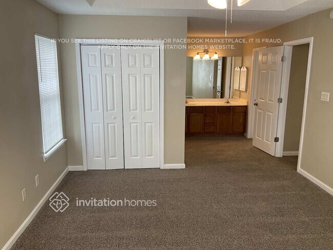 Building Photo - 2343 Century Oaks Ln