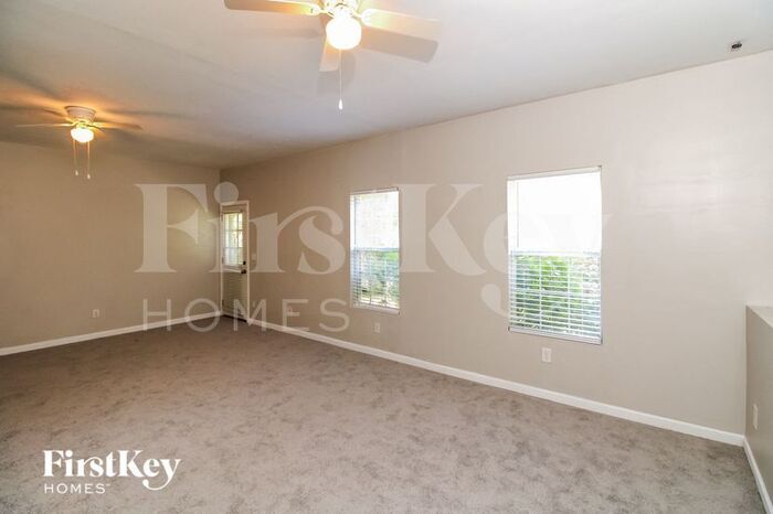 Building Photo - 115 Sunset Lake Dr
