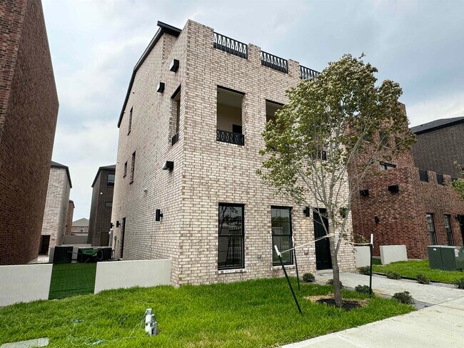 Building Photo - 210 Veracruz Dr