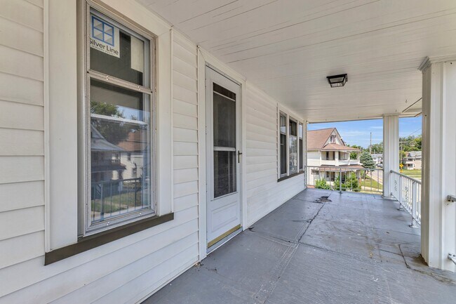 Building Photo - 4270 Valley Rd