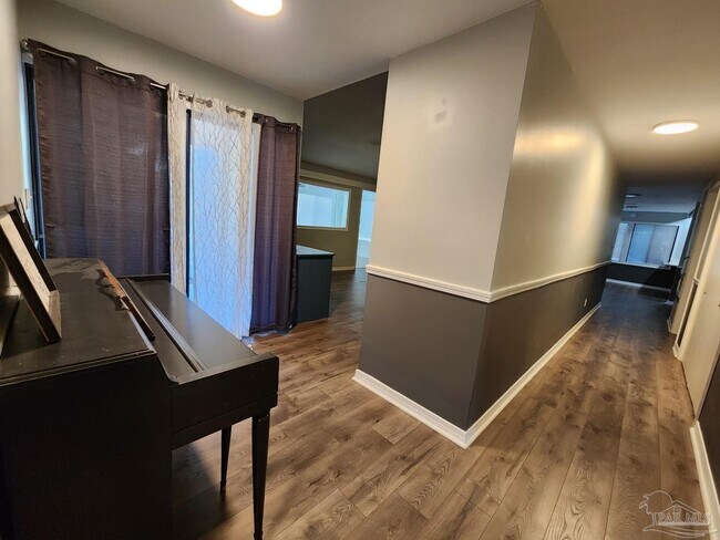 Building Photo - 5140 Choctaw Ave