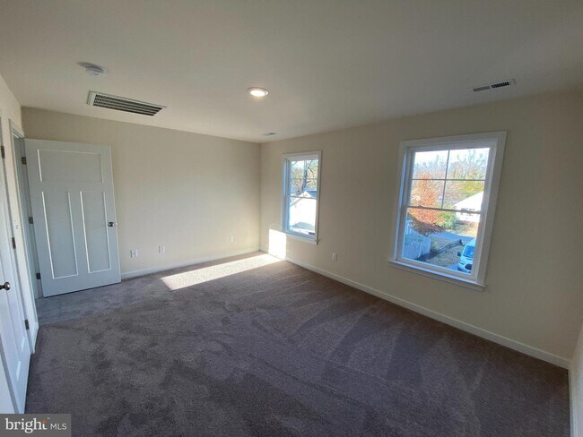 Building Photo - 316 3rd St