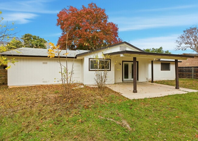 Building Photo - Updated 3 Bedroom Home in Northside ISD with Pool Access