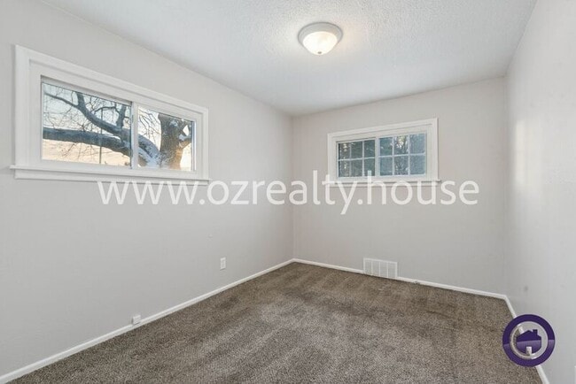 Building Photo - 532 W Capistrano Ave