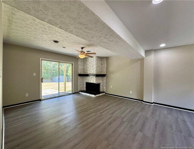 Building Photo - 7067 Darnell St